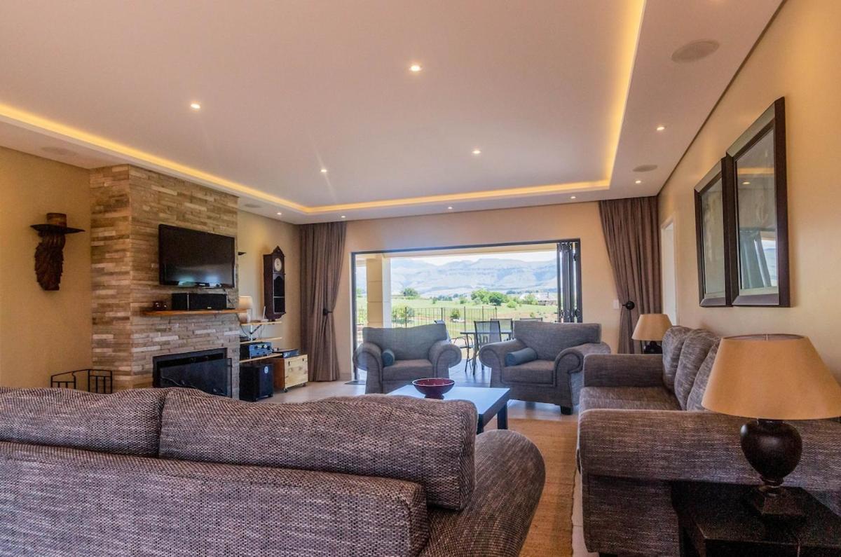 Serenity, Cathkin Estates By Euphoric Leisure Уинтъртън Екстериор снимка